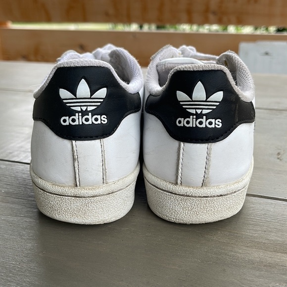 Sz 5.5 Adidas Superstar Shoes - Picture 3 of 5
